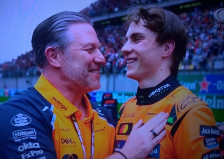 Piastri vence GP da China