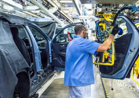 Com produção em queda, setor automotivo teme impacto de tarifas dos EUA