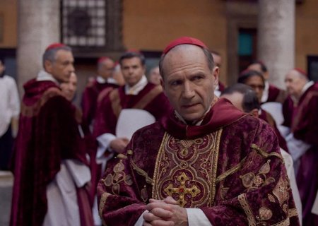 Com a morte de Francisco, filme "Conclave" ganha nova relevância ao retratar bastidores da escolha papal