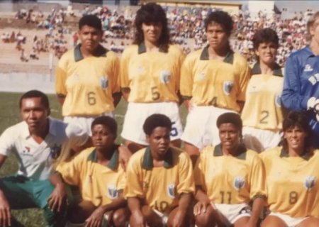 Primeira seleção feminina de futebol do Brasil é tema de documentário