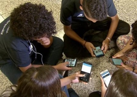 Adolescentes não têm apoio para lidar com redes sociais, diz pesquisa