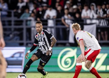 Santos &eacute; superado em amistoso com atua&ccedil;&atilde;o discreta de Neymar
