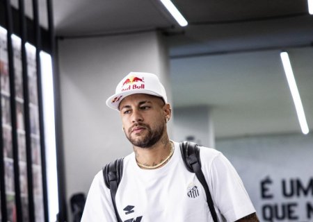 Presidente do Santos defende Neymar e vê renovação avançada: "Bem próximos de um acordo"