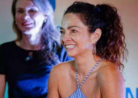 Thiago Lacerda e Cl&aacute;udia Ohana deixam marcas na Cal&ccedil;ada da Fama de Bonito