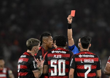 Conmebol oficializa anulação da expulsão de Plata, do Flamengo