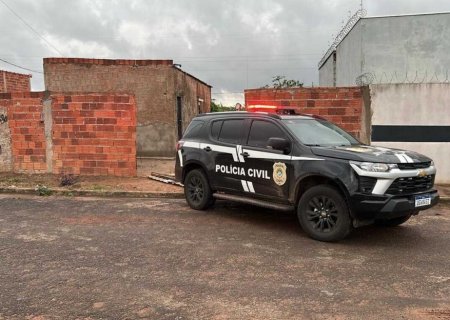 Homem avisa sobre corpo e acaba preso por homicídio
